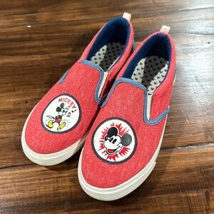 🤩 Kid's Mickey Mouse Disney Slip on Sneakers Big Kid size 3
